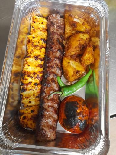 عکس رستوران سنتی اردیبهشت