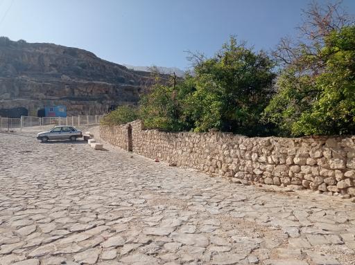 عکس پارکینگ غار سنگ شکن