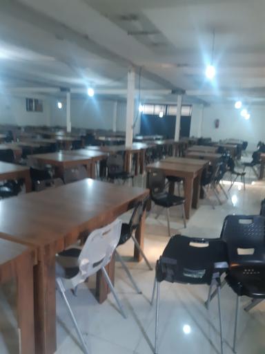 شرکت بازاریابان ایرانیان زمین