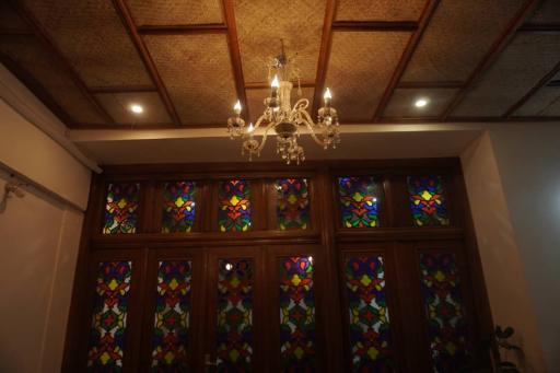 عکس عمارت بیگ 