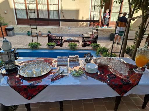 عکس عمارت بیگ 