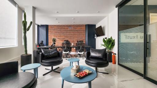 عکس گروه کارشناسان مسکن اکبری