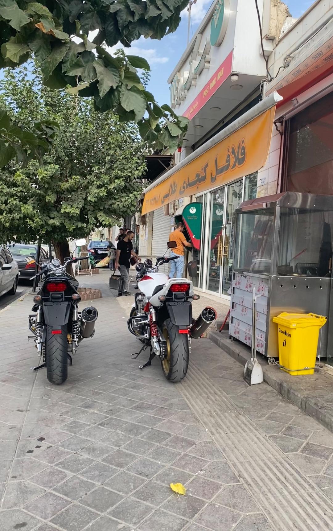 عکس فلافل کنجد طلایی