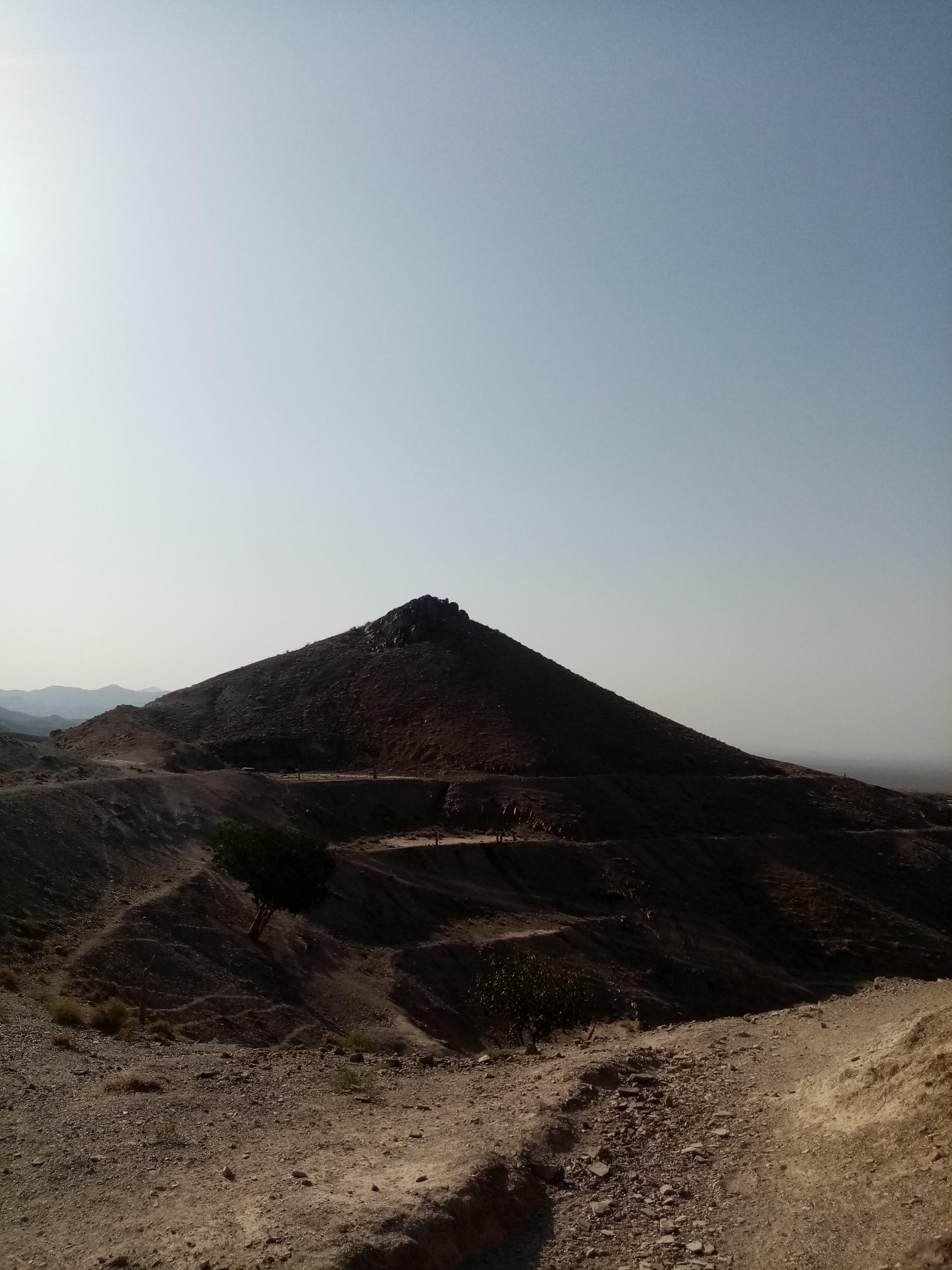 عکس قله اُشتری