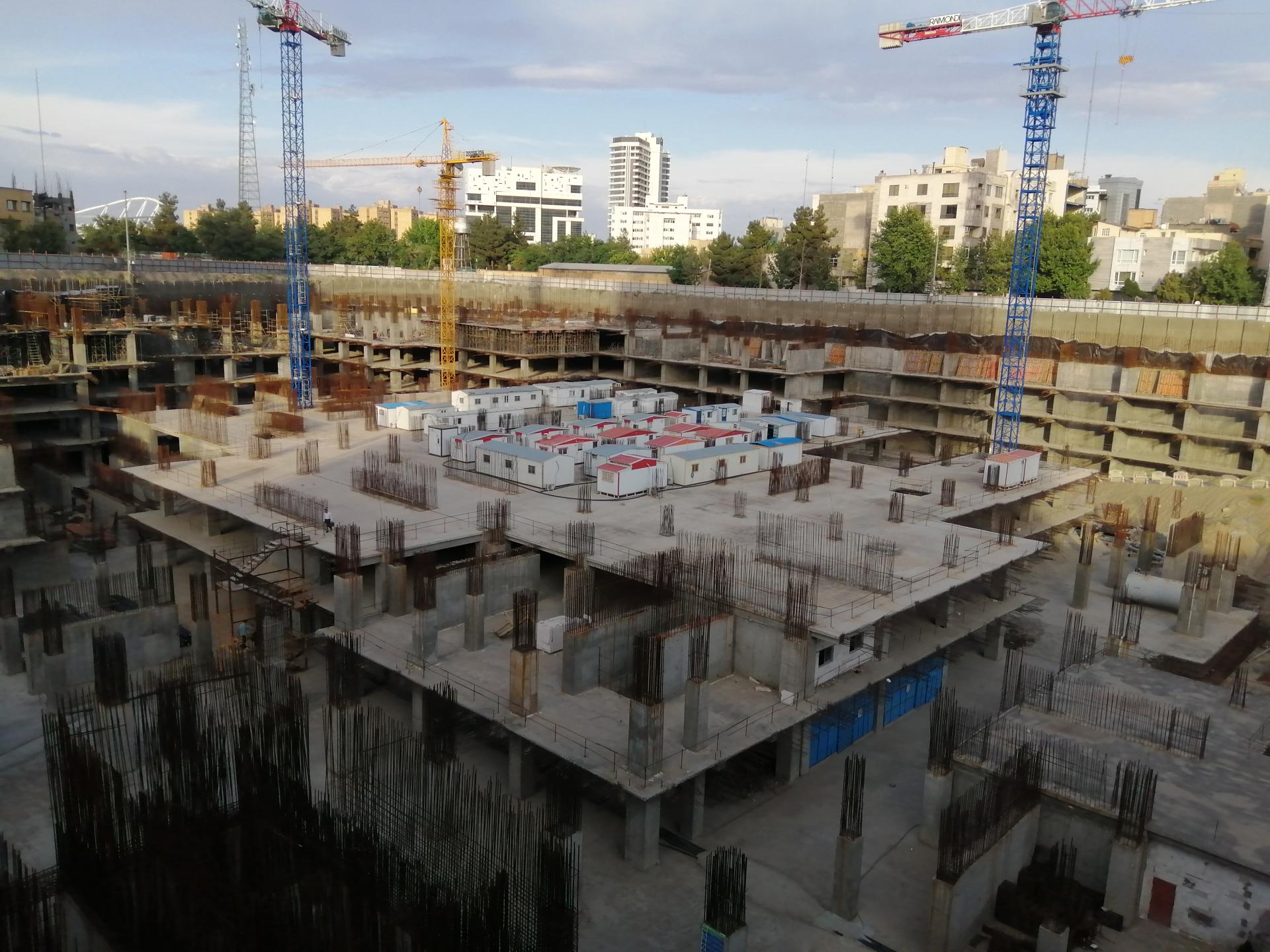 عکس بازار بزرگ جهان مال (در دست ساخت) 