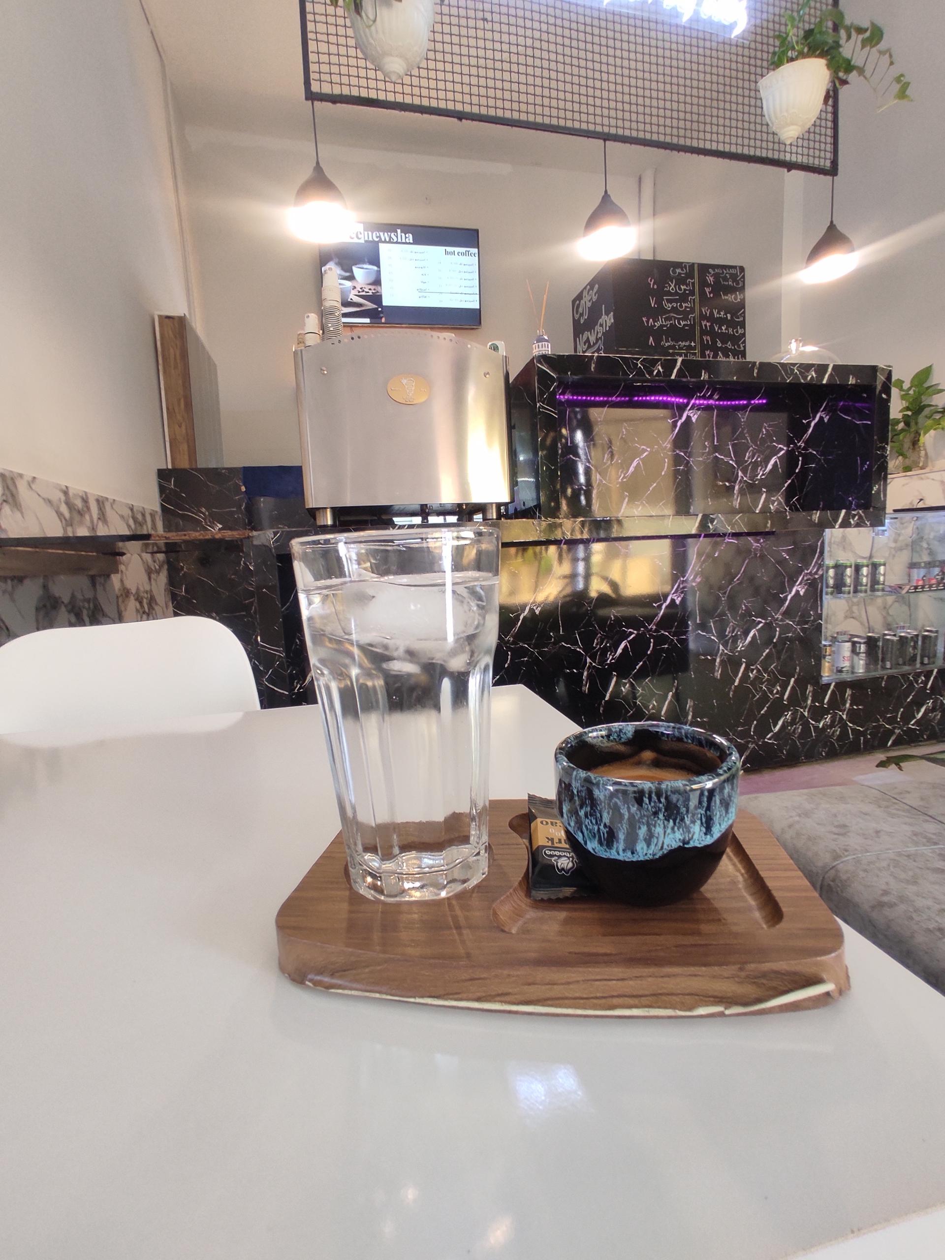 عکس کافه نیوشا 