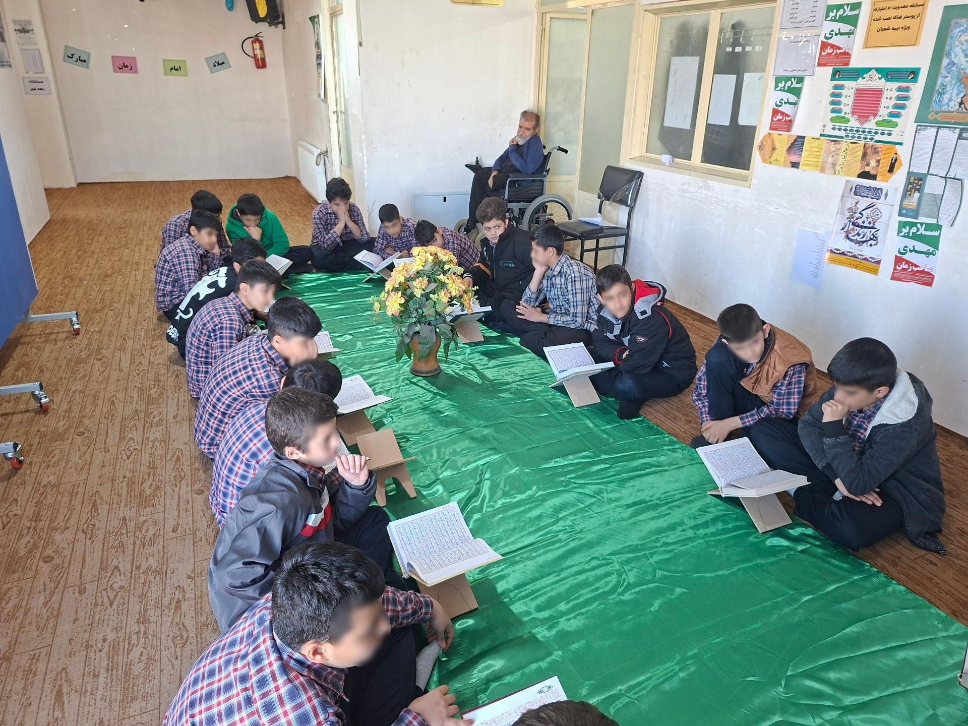 عکس دبیرستان غیر دولتی راه روشن