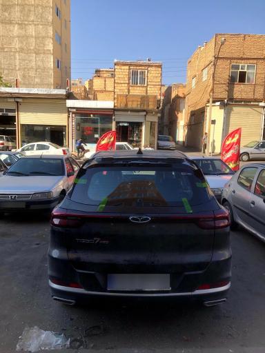 عکس شیشه اتومبیل سناتور