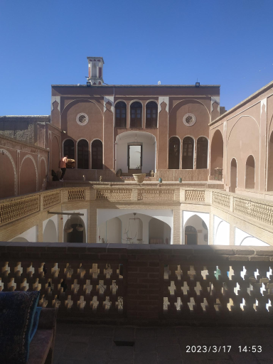 عکس اقامتگاه سنتی صادقی