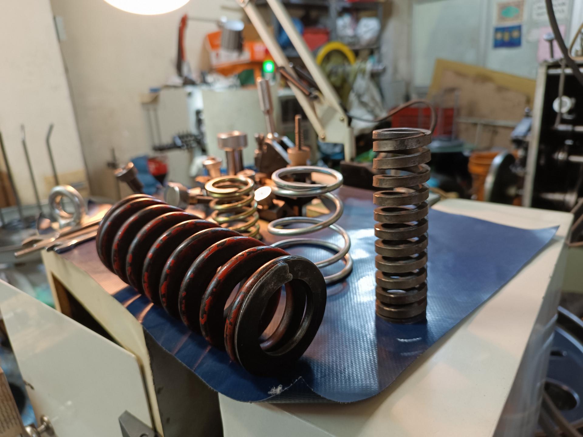 عکس فنر سازی آسیا فنر