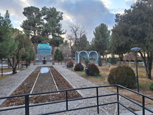 عکس آرامگاه کمال الملک