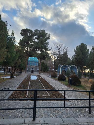 عکس آرامگاه کمال الملک