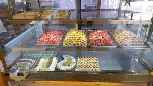 عکس شیرینی سرای قصر شهر