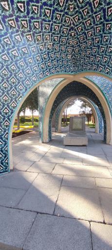 عکس آرامگاه کمال الملک