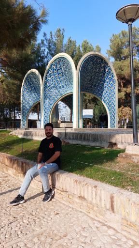 عکس آرامگاه کمال الملک