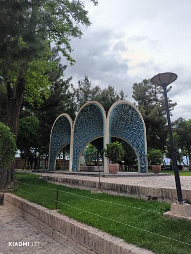 عکس آرامگاه کمال الملک