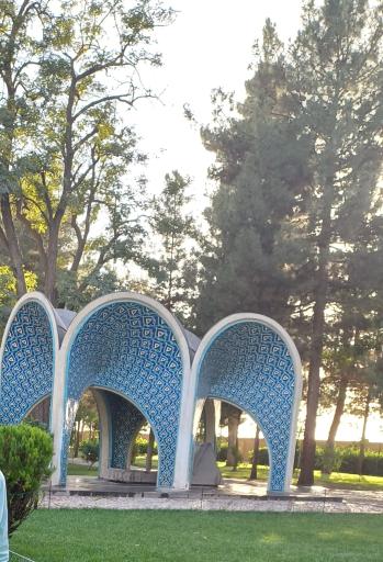 عکس آرامگاه کمال الملک