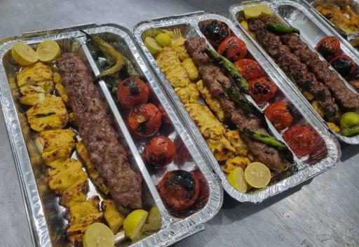 عکس تهیه غذای زعفرانیه