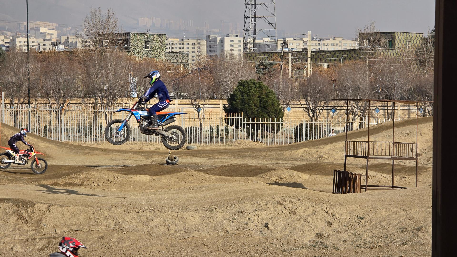 عکس پیست موتور کراس آزادی