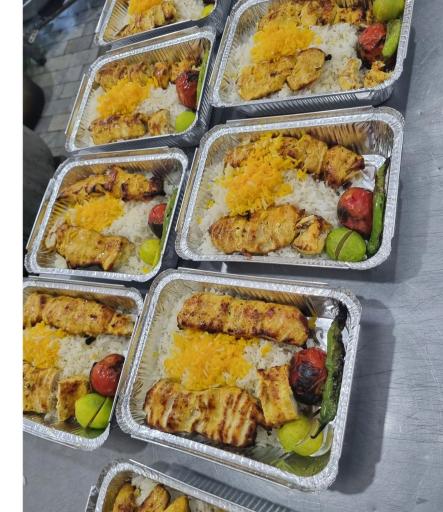 عکس تهیه غذای زعفرانیه