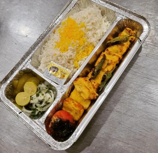 عکس تهیه غذای زعفرانیه