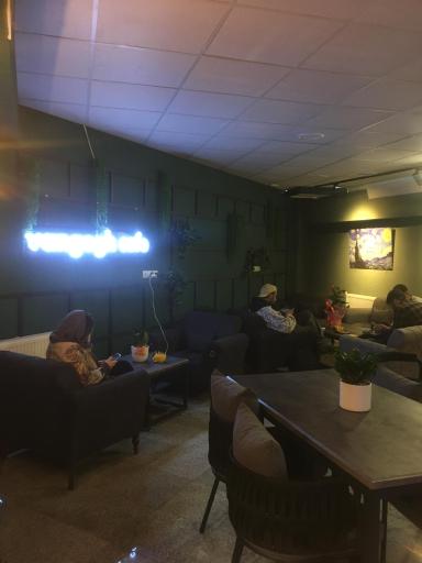 عکس کافه ونگوگ