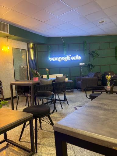 عکس کافه ونگوگ