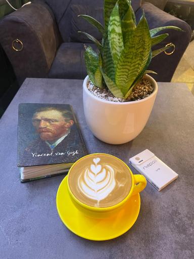 عکس کافه ونگوگ