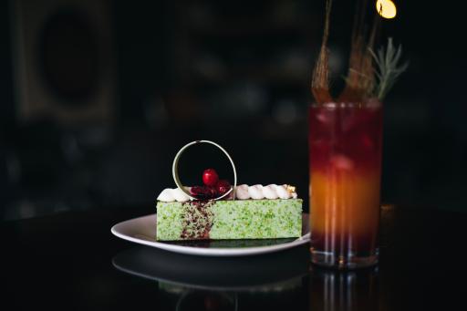 عکس کافه بیکری افرا