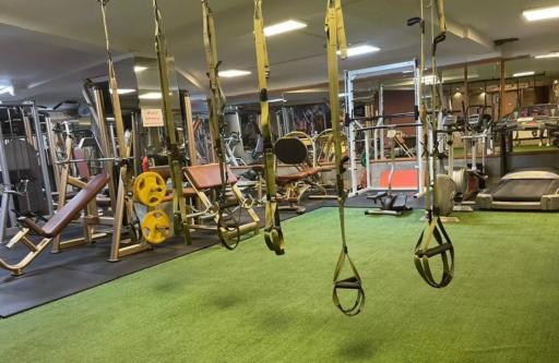 باشگاه بدنسازی علم و حرکت (بانوان)