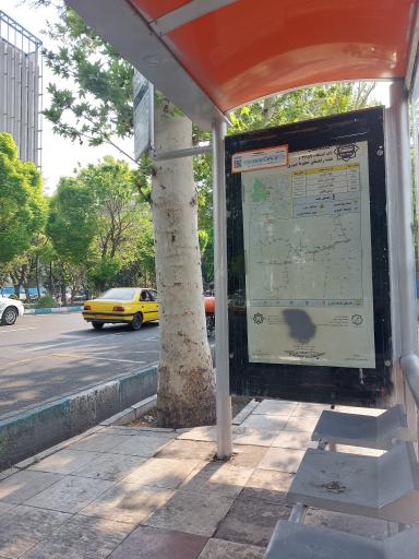 عکس ایستگاه اتوبوس حجاب