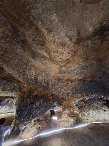 عکس غارهای تاریخی دستکند کنزق