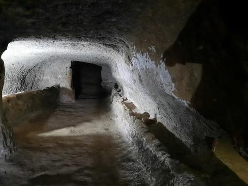 عکس غارهای تاریخی دستکند کنزق