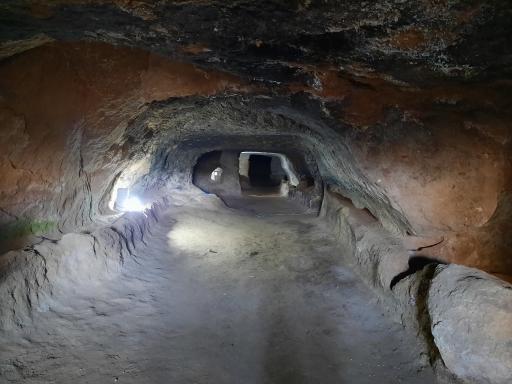 عکس غارهای تاریخی دستکند کنزق
