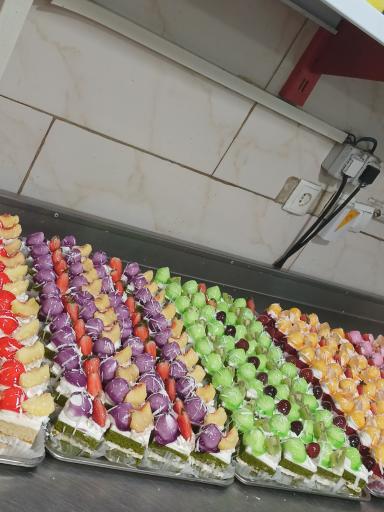 عکس شیرینی سرای تاتلی