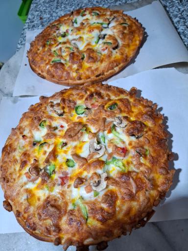 عکس پیتزا ساندویچی گلها