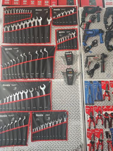 عکس رنگ و ابزار کریمی