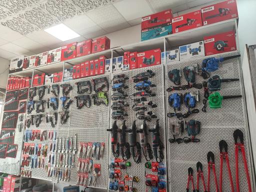 عکس رنگ و ابزار کریمی