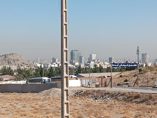 عکس درب جنوبی مجتمع فرهنگی آیه‌ها 