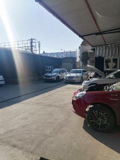 عکس مجتمع خدمات فنی پایتخت