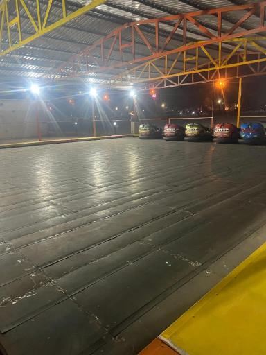 عکس شهر بازی کودک و شاهنامه