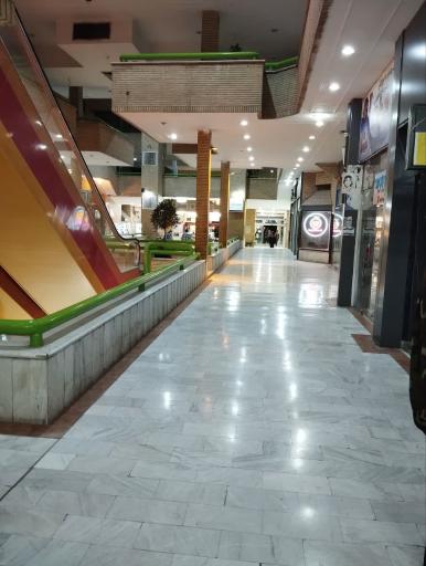 عکس مجتمع تجاری چهارباغ