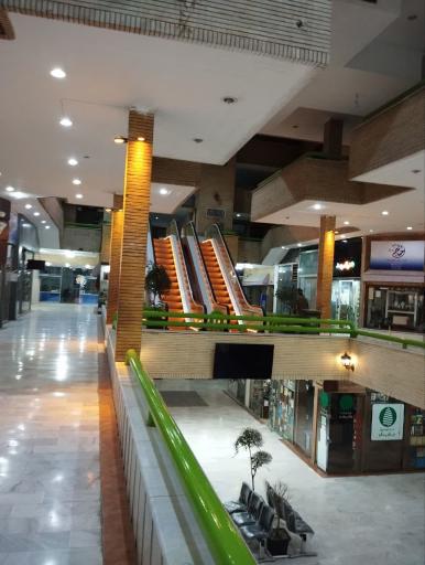 عکس مجتمع تجاری چهارباغ