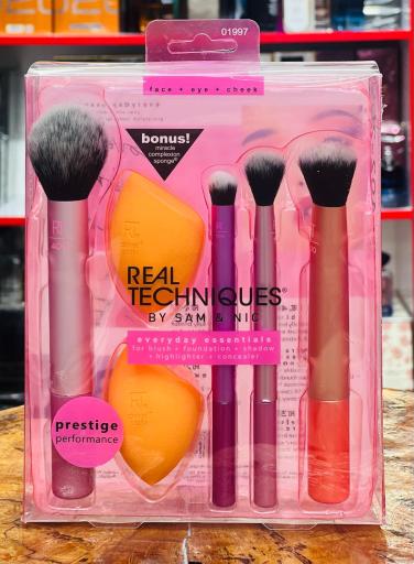 عکس لوازم ارایشی ترکیه ۱۱۰