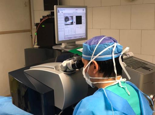 عکس کلینیک چشم پزشکی دکتر آراز محمد زاده