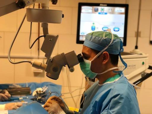 عکس کلینیک چشم پزشکی دکتر آراز محمد زاده