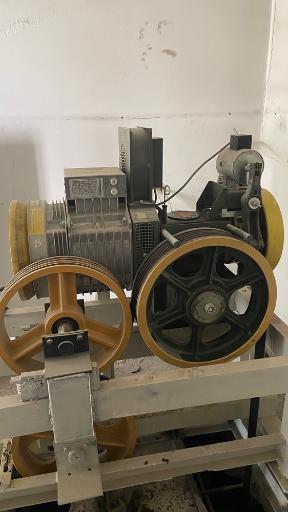 عکس تعمیر موتور و گیربکس آسانسور برزگر