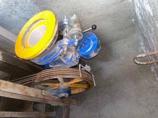 عکس تعمیر موتور و گیربکس آسانسور برزگر