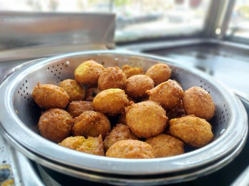 عکس ساندویچی ویژه تهران (فلافل بندری ماکارونی)