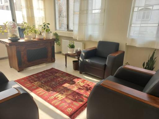 عکس کلینیک روانشناسی و روانپزشکی ریشه